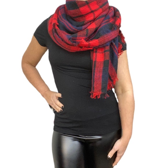 Accessories - NWT plaid blanket scarf one size